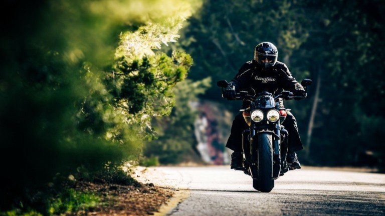 Δοκιμή της Triumph Rocket 3 Storm R Δοκιμή-της-triumph-rocket-3-storm-r