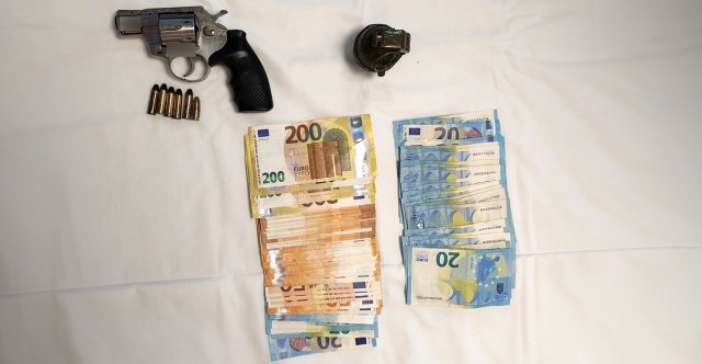 Νέες πληροφορίες για τον Αιγύπτιο που συνελήφθη με χειροβομβίδα με στόχο τον Ντογιάκο: Η συνάντηση δευτερολέπτων στη Γλυφάδα και το χάρτινο ποτήρι Νέες-πληροφορίες-για-τον-Αιγύπτιο-που-συνελήφθη-με-χειροβομβίδα-με-στόχο-τον-Ντογιάκο:-Η-συνάντηση-δευτερολέπτων-στη-Γλυφάδα-και-το-χάρτινο-ποτήρι