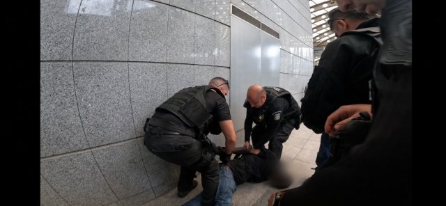 Σουδανός-συνελλήφθη-όταν-μπήκε-μέσα-στο-τούνελ-του-Μετρό-και-φώναζε-«Αλλάχ-Άκμπαρ»