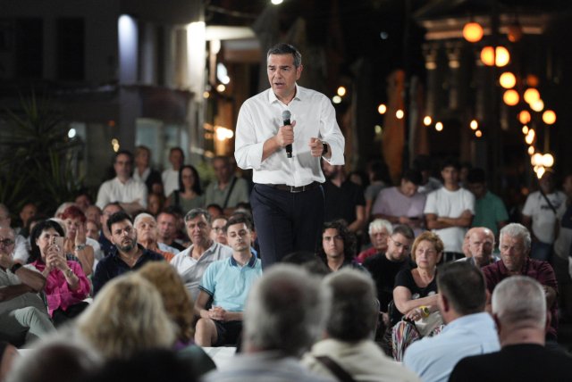 Ο-Τσίπρας-παρουσιάζει-το-σχέδιο-της-ΕΛΑΣ.-για-την-Τοπική-Αυτοδιοίκηση,-ποιοι-θα-δώσουν-το-«παρών»