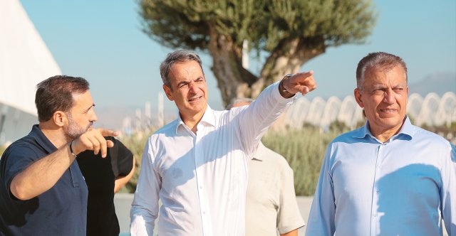 Γιατί-ο-Μητσοτάκης-πηγαίνει-σε-εκλογές-το-2027:-Η-συσπείρωση-ψηφοφόρων-και-η-στρατηγική-εξάντλησης-των-αντιπάλων