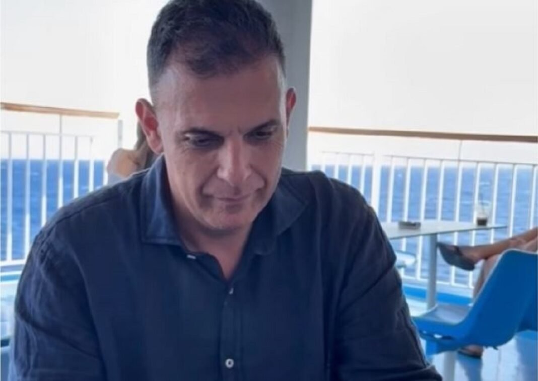 Γιώργος Καραμέρος: «Άνοιξε πανιά» για την ΕΛΑΣ – Με βίντεο από πλοίο ανακοίνωσε την εγγραφή του στο κόμμα του Αλέξη Τσίπρα Γιώργος-Καραμέρος:-«Άνοιξε-πανιά»-για-την-ΕΛΑΣ-–-Με-βίντεο-από-πλοίο-ανακοίνωσε-την-εγγραφή-του-στο-κόμμα-του-Αλέξη-Τσίπρα