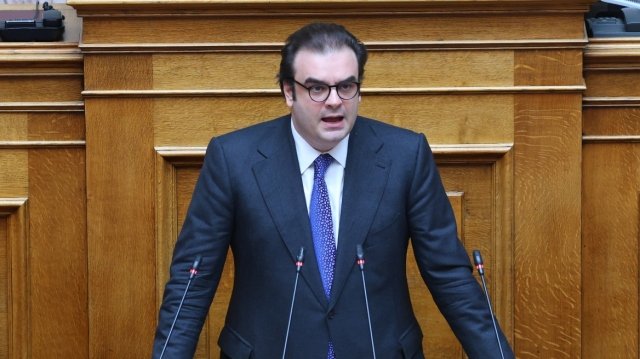 Πιερρακάκης:-Η-αντίφαση-για-το-άρθρο-16-είναι-πια-εκκωφαντική,-η-αντιπολίτευση-αναμετράται-πλέον-με-τις-ίδιες-της-τις-θέσεις