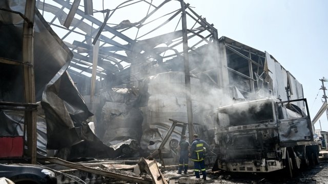 Στον εισαγγελέα σήμερα οι 3 συλληφθέντες για τη φονική έκρηξη στο εργοστάσιο στα Εξαμίλια Κορινθίας, δείτε βίντεο Στον-εισαγγελέα-σήμερα-οι-3-συλληφθέντες-για-τη-φονική-έκρηξη-στο-εργοστάσιο-στα-Εξαμίλια-Κορινθίας,-δείτε-βίντεο