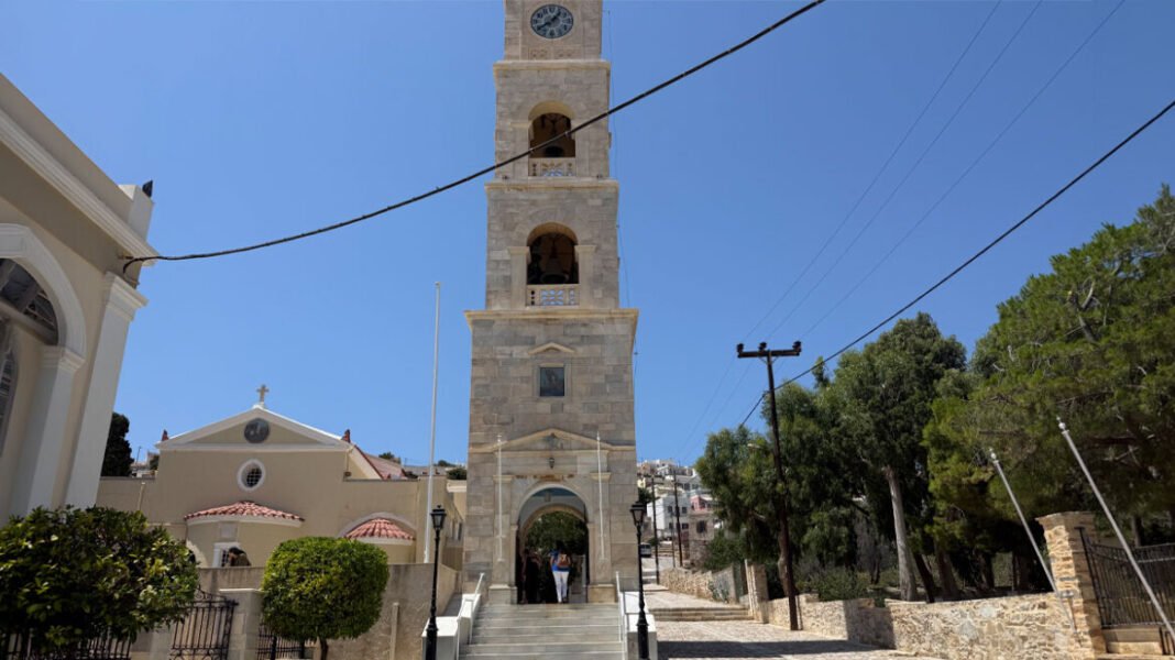 Το τελευταίο «αντίο» στην άτυχη διασώστρια στην Σύρο, συγγενείς, φίλοι και συνάδελφοι την αποχαιρετούν Το-τελευταίο-«αντίο»-στην-άτυχη-διασώστρια-στην-Σύρο,-συγγενείς,-φίλοι-και-συνάδελφοι-την-αποχαιρετούν