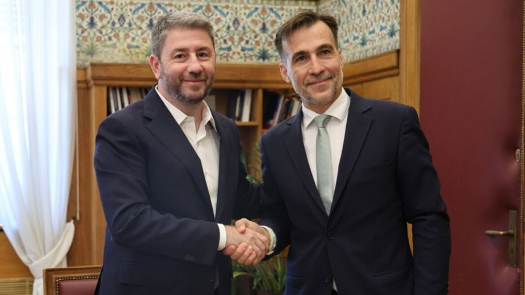 Ανδρουλάκης για Χουρδάκη: Χαίρομαι γιατί ενώνουμε τις δυνάμεις μας για την πολιτική αλλαγή που έχει ανάγκη ο τόπος