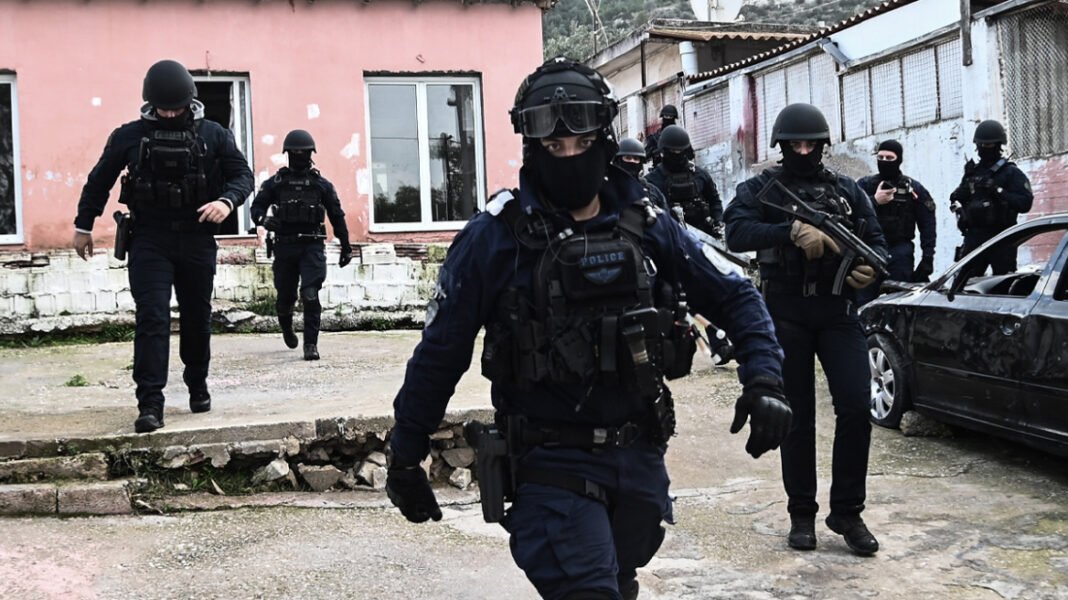 Συνελήφθη 32χρονος για απόπειρα ανθρωποκτονίας στο Σούλι Πατρών Συνελήφθη-32χρονος-για-απόπειρα-ανθρωποκτονίας-στο-Σούλι-Πατρών