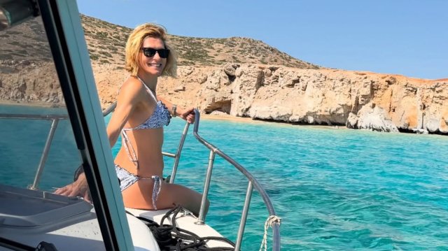 Η-Ζέτα-Δούκα-έκανε-βαρκάδα-στα-Αρμάθια:-Βόλτα-στον-παράδεισο,-μία-αξέχαστη-εμπειρία-που-τα-είχε-όλα,-έγραψε