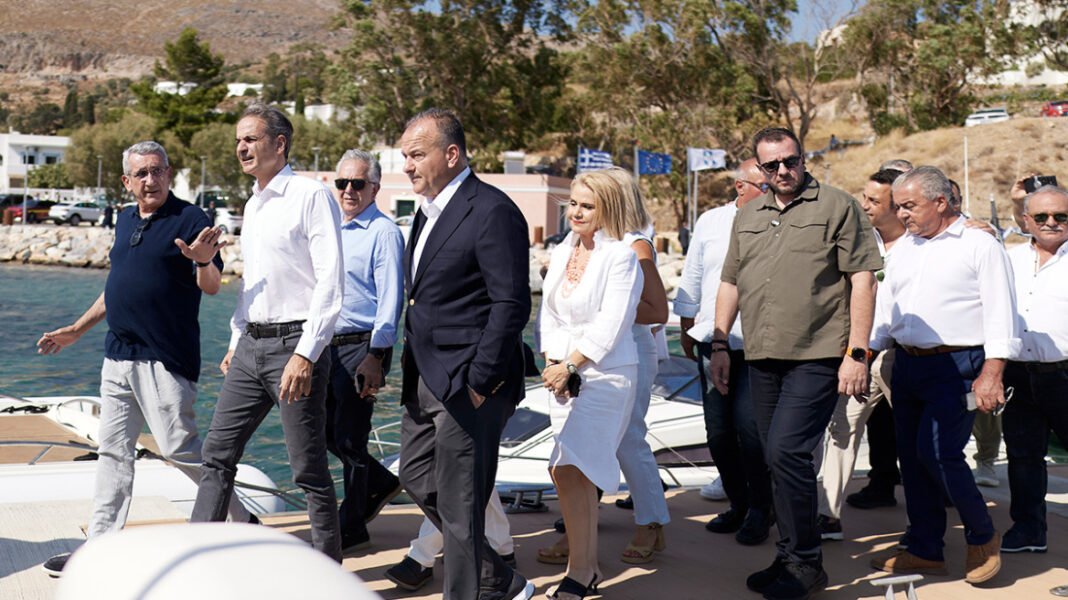 Μητσοτάκης από Λέρο: Οι ακρίτες είχαν πονέσει από την πολιτική ανοικτών συνόρων, αντιμετωπίσαμε τη μάστιγα του μεταναστευτικού Μητσοτάκης από Λέρο: Οι ακρίτες είχαν πονέσει από την πολιτική ανοικτών συνόρων, αντιμετωπίσαμε τη μάστιγα του μεταναστευτικού