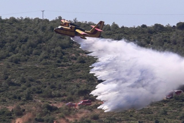 Φωτιά στον Τύρναβο, σηκώθηκαν 4 εναέρια Φωτιά-στον-Τύρναβο,-σηκώθηκαν-4-εναέρια