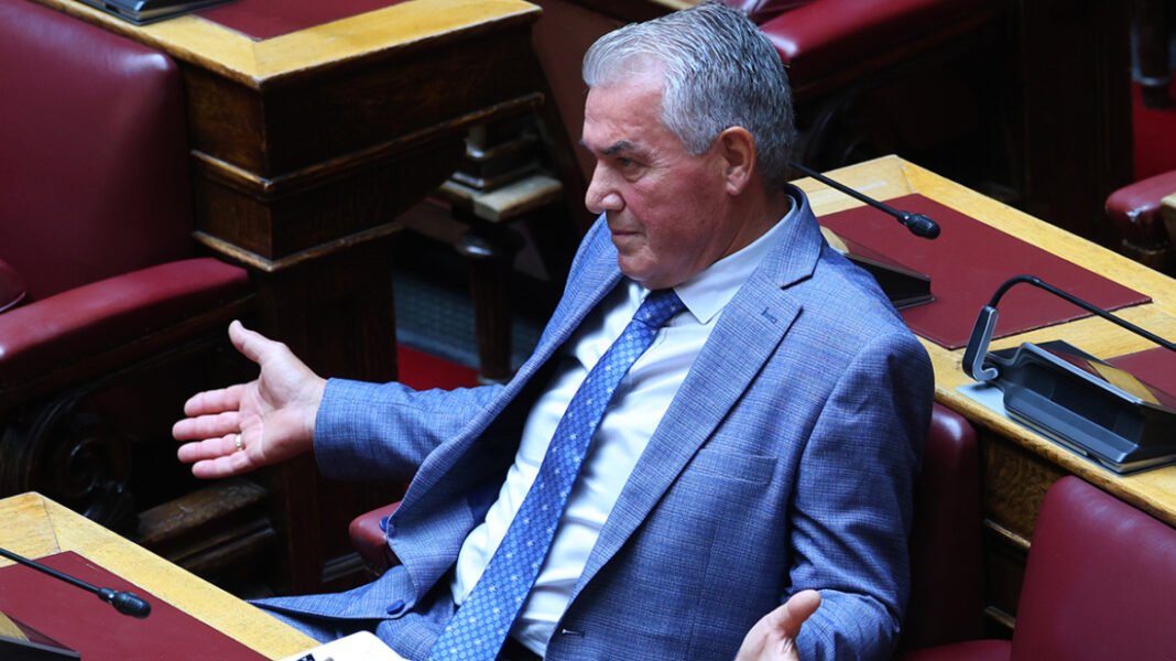 Αναστάτωση στη ΝΔ για τις δηλώσεις Κυριαζίδη κατά Κωνσταντοπούλου, παραπέμπεται στην Επιτροπή Δεοντολογίας από τον Κακλαμάνη Αναστάτωση στη ΝΔ για τις δηλώσεις Κυριαζίδη κατά Κωνσταντοπούλου, παραπέμπεται στην Επιτροπή Δεοντολογίας από τον Κακλαμάνη
