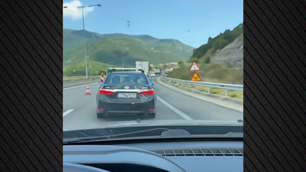 Ταλαιπωρία για τους οδηγούς με ταχύτητες που δεν ξεπερνούν τα 10 χλμ/ώρα στον κόμβο της Χρυσοβίτσας στην Εγνατία Οδό, σε μια λωρίδα η κυκλοφορία, βίντεο Ταλαιπωρία-για-τους-οδηγούς-με-ταχύτητες-που-δεν-ξεπερνούν-τα-10-χλμ/ώρα-στον-κόμβο-της-Χρυσοβίτσας-στην-Εγνατία-Οδό,-σε-μια-λωρίδα-η-κυκλοφορία,-βίντεο