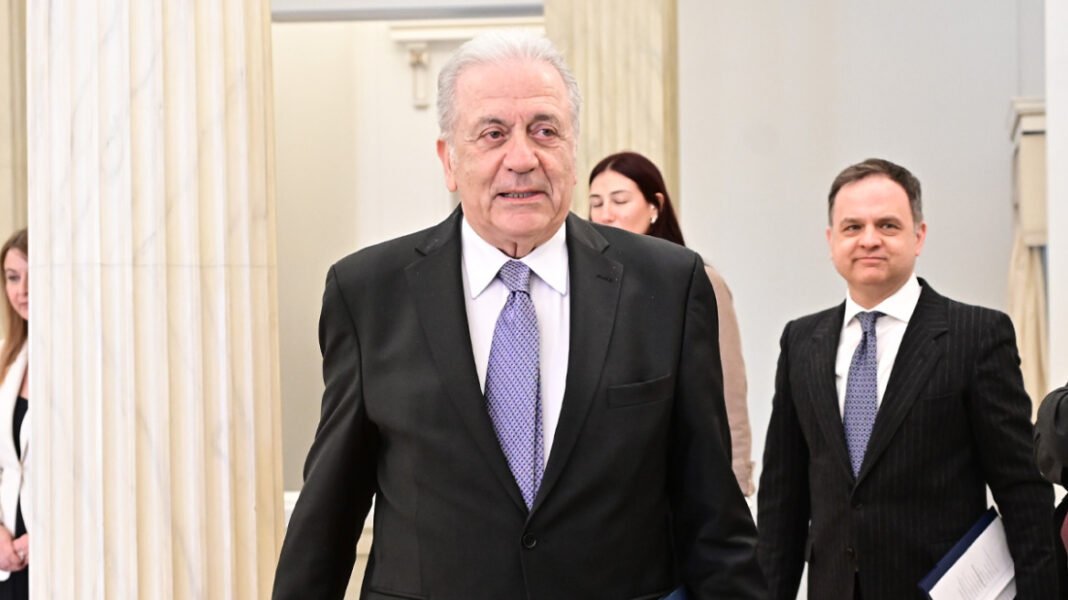 Άρση ασυλίας για τον Αβραμόπουλο μετά το βελγικό ένταλμα για το Qatargate εισηγείται η Επιτροπή Δεοντολογίας της Βουλής