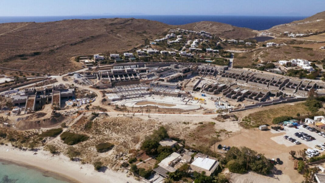 Τι λέει η εταιρεία που χτίζει το ξενοδοχείο με τις 46 πισίνες στην Παροικιά και η απάντηση του protothema.gr Τι-λέει-η-εταιρεία-που-χτίζει-το-ξενοδοχείο-με-τις-46-πισίνες-στην-Παροικιά-και-η-απάντηση-του-protothema.gr