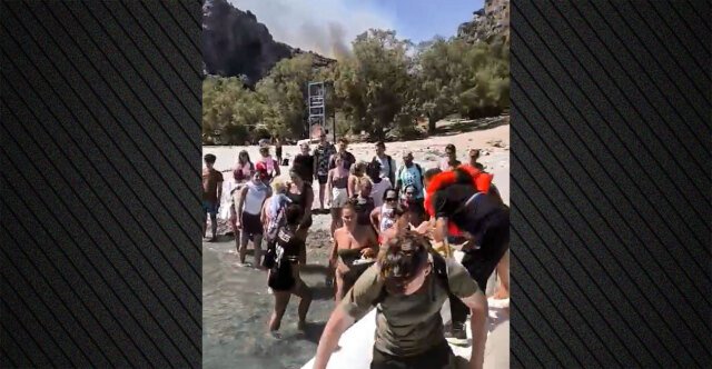Συγκλονιστικό βίντεο: Εθελοντές εκκενώνουν εγκλωβισμένους από την παραλία της Πρέβελης Συγκλονιστικό-βίντεο:-Εθελοντές-εκκενώνουν-εγκλωβισμένους-από-την-παραλία-της-Πρέβελης