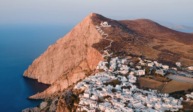 Φωτιά στην Πάρο: Χωρίς ρεύμα Φολέγανδρος και Σίκινος για την ασφαλή διεξαγωγή εναέριων ρίψεων νερού Φωτιά-στην-Πάρο:-Χωρίς-ρεύμα-Φολέγανδρος-και-Σίκινος-για-την-ασφαλή-διεξαγωγή-εναέριων-ρίψεων-νερού