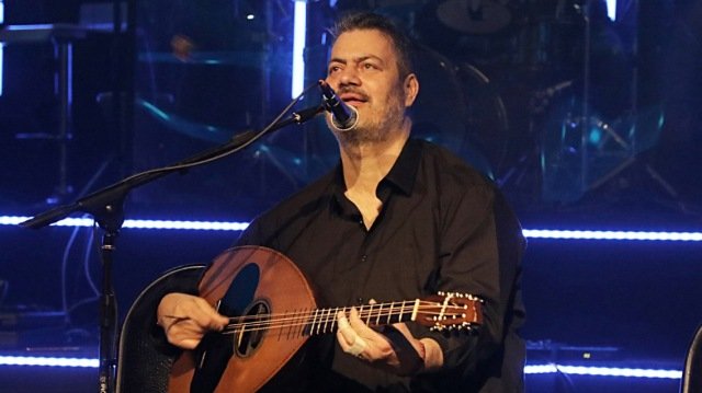 Ο-Μανώλης-Κονταρός-ακύρωσε-την-εμφάνισή-του-στο-Ρέθυμνο-ως-ένδειξη-σεβασμού-στα-θύματα-των-πυρκαγιών