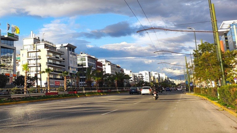 Η μεγαλύτερη ευθεία της Αθήνας μετατράπηκε σε ψηφιακό «φρούριο» Η-μεγαλύτερη-ευθεία-της-Αθήνας-μετατράπηκε-σε-ψηφιακό-«φρούριο»