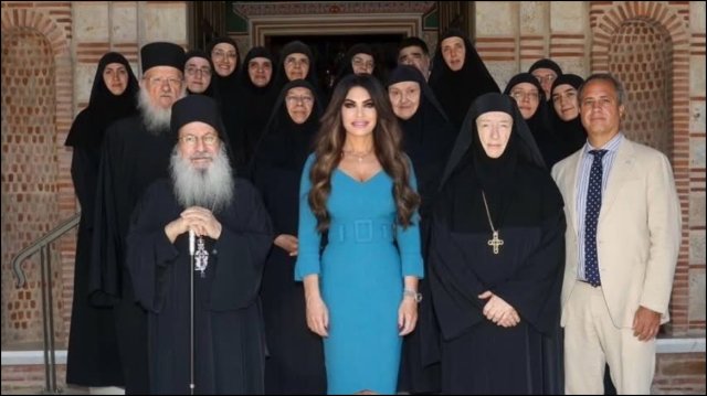 Η Κίμπερλι Γκιλφόιλ επισκέφθηκε το Ιερό Κοινόβιο Ευαγγελισμού της Θεοτόκου στην Χαλκιδική Η-Κίμπερλι-Γκιλφόιλ-επισκέφθηκε το-Ιερό-Κοινόβιο-Ευαγγελισμού-της-Θεοτόκου-στην-Χαλκιδική