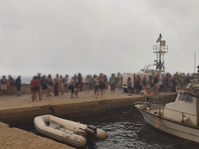 Φωτιά στη Βοιωτία: Εκκενώνεται δια θαλάσσης ο Άγιος Βασίλειος, δείτε φωτογραφίες Φωτιά-στη-Βοιωτία:-Εκκενώνεται-δια-θαλάσσης-ο-Άγιος-Βασίλειος,-δείτε-φωτογραφίες