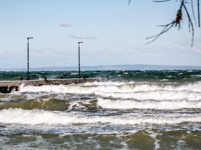Θυελλώδεις άνεμοι σε Εύβοια, Αττική, Αιγαίο και Κρήτη: Στα 130 χλμ/ώρα οι ριπές ανέμου στην Παξιμάδα Καρύστου Θυελλώδεις-άνεμοι-σε-Εύβοια,-Αττική,-Αιγαίο-και-Κρήτη:-Στα-130-χλμ/ώρα-οι-ριπές-ανέμου-στην-Παξιμάδα-Καρύστου