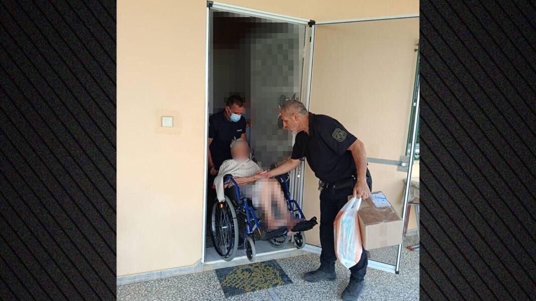 Πόρτα πόρτα οι αστυνομικοί απομάκρυναν κατοίκους από Άγιο Νεκτάριο, Πόρτο Γερμενό και Ψάθα, δείτε βίντεο Πόρτα-πόρτα-οι-αστυνομικοί-απομάκρυναν-κατοίκους-από-Άγιο-Νεκτάριο,-Πόρτο-Γερμενό-και-Ψάθα,-δείτε-βίντεο