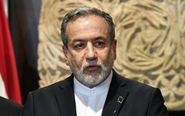 Αραγτσί: Το Ιράν είναι έτοιμο να απαντήσει αποφασιστικά σε οποιαδήποτε “επιθετική ενέργεια” Αραγτσί:-Το-Ιράν-είναι-έτοιμο-να-απαντήσει-αποφασιστικά-σε-οποιαδήποτε-“επιθετική-ενέργεια”