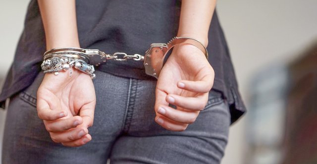 Συνελήφθη 24χρονη για κλοπές στο Ρέθυμνο, έκλεψε κοσμήματα αξίας 38.000 ευρώ από πελάτες στο ξενοδοχείο που δούλευε Συνελήφθη-24χρονη-για-κλοπές-στο-Ρέθυμνο,-έκλεψε-κοσμήματα-αξίας-38.000-ευρώ-από-πελάτες-στο-ξενοδοχείο-που-δούλευε