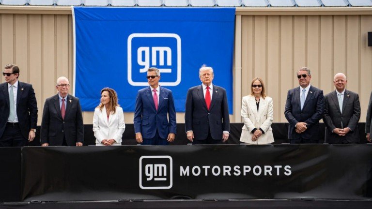 Ο Ντόναλντ Τραμπ παρήγγειλε 250 Cadillac Escalade για λόγους ασφαλείας Ο-Ντόναλντ-Τραμπ-παρήγγειλε-250-cadillac-escalade-για-λόγους-ασφαλείας