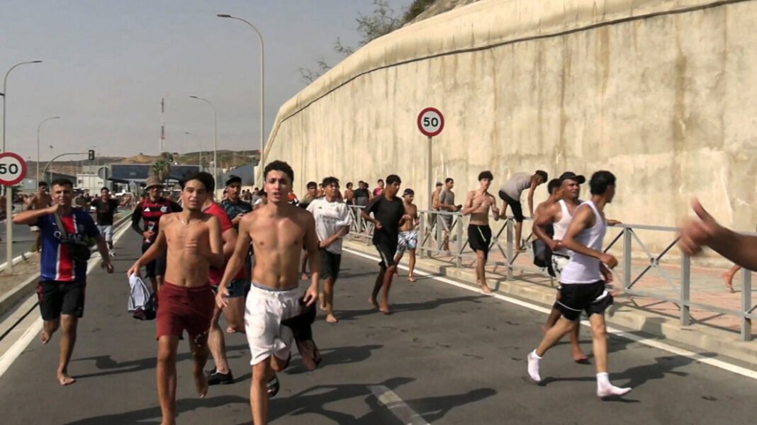 Με οδηγό την επιτυχημένη αντιμετώπιση της μεταναστευτικής κρίσης του 2020 στον Έβρο πάει η Ελλάδα στo έκτακτο συμβούλιο της Τρίτης για τις εξελίξεις στη Θέουτα Με οδηγό την επιτυχημένη αντιμετώπιση της μεταναστευτικής κρίσης του 2020 στον Έβρο πάει η Ελλάδα στo έκτακτο συμβούλιο της Τρίτης για τις εξελίξεις στη Θέουτα