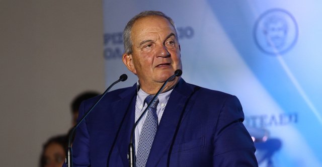 Καραμανλής για Βαρβιτσιώτη: Θα τον έχω πάντα στο μυαλό και στην καρδιά μου και θα τον τιμώ για την εμπιστοσύνη του Καραμανλής-για-Βαρβιτσιώτη:-Θα-τον-έχω-πάντα-στο-μυαλό-και-στην-καρδιά-μου-και-θα-τον-τιμώ-για-την-εμπιστοσύνη-του