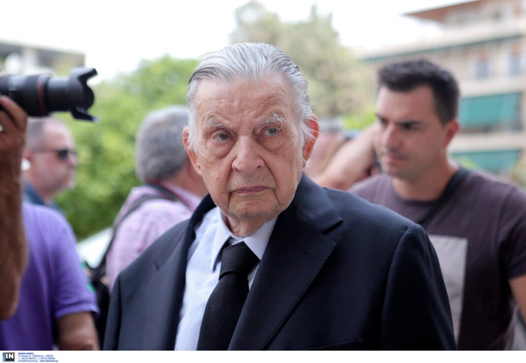Ο πολιτικός κόσμος αποχαιρετά τον Γιάννη Βαρβιτσιώτη Ο-πολιτικός-κόσμος-αποχαιρετά-τον-Γιάννη-Βαρβιτσιώτη