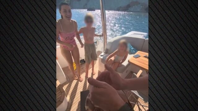 Η-Ευδοκία-Ρουμελιώτη-γιόρτασε-τα-γενέθλιά-της-σε-σκάφος,-δείτε-βίντεο-να-σβήνει-την-τούρτα-της