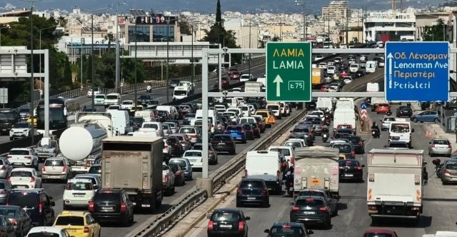 Κανονικά-η-κυκλοφορία-στον-Κηφισό,-μετά-το-τροχαίο-στο-ύψος-της-Μεταμόρφωσης