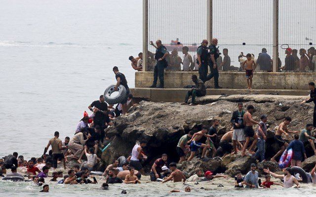 Ισπανός ΥΠΕΞ: Δεν υπήρξε καμία αναφορά ή προειδοποίηση για επικείμενες μαζικές αφίξεις στη Θέουτα Ισπανός-ΥΠΕΞ:-Δεν-υπήρξε-καμία-αναφορά-ή-προειδοποίηση-για-επικείμενες-μαζικές-αφίξεις-στη-Θέουτα