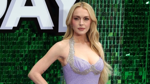 Η Λίντσεϊ Λόχαν έβαψε ξανά ginger τα μαλλιά της, δείτε φωτογραφίες Η-Λίντσεϊ-Λόχαν-έβαψε-ξανά-ginger-τα-μαλλιά-της,-δείτε-φωτογραφίες