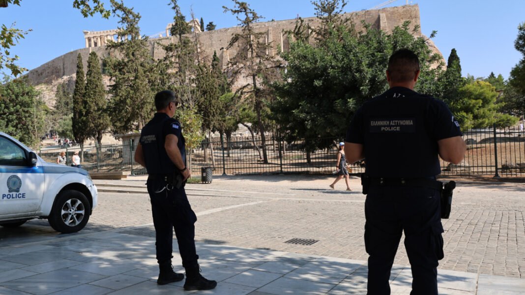 Αρχίζουν κοινές περιπολίες Ιταλών και Ελλήνων αστυνομικών στο κέντρο της Αθήνας και της Ρώμης Αρχίζουν-κοινές-περιπολίες-Ιταλών-και-Ελλήνων-αστυνομικών-στο-κέντρο-της-Αθήνας-και-της-Ρώμης