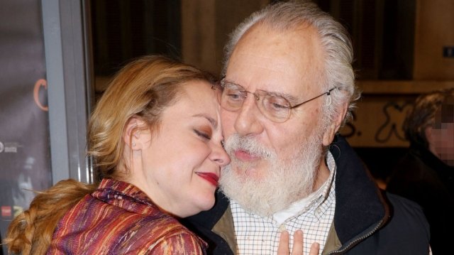Λένα-Παπαληγούρα:-Δεν-υπάρχει-μέρα-που-να-μη-σκεφτώ-τον-πατέρα-μου,-δεν-νομίζω-ότι-θα-σταματήσει-ποτέ-να-μου-λείπει