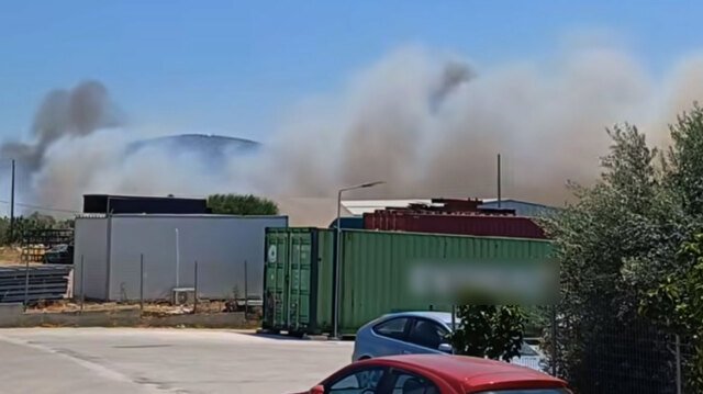 Οριοθετημένη η φωτιά στη Βιομηχανική Περιοχή του Κορωπίου Οριοθετημένη-η-φωτιά-στη-Βιομηχανική-Περιοχή-του-Κορωπίου