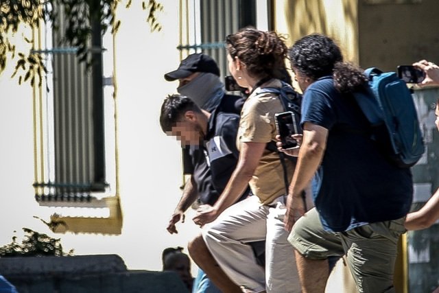 Προθεσμία για να απολογηθεί αύριο έλαβε ο 26χρονος Αφγανός για τη δολοφονία της Βρετανίδας στην Κυψέλη Προθεσμία-για-να-απολογηθεί-αύριο-έλαβε-ο-26χρονος-Αφγανός-για-τη-δολοφονία-της-Βρετανίδας-στην-Κυψέλη