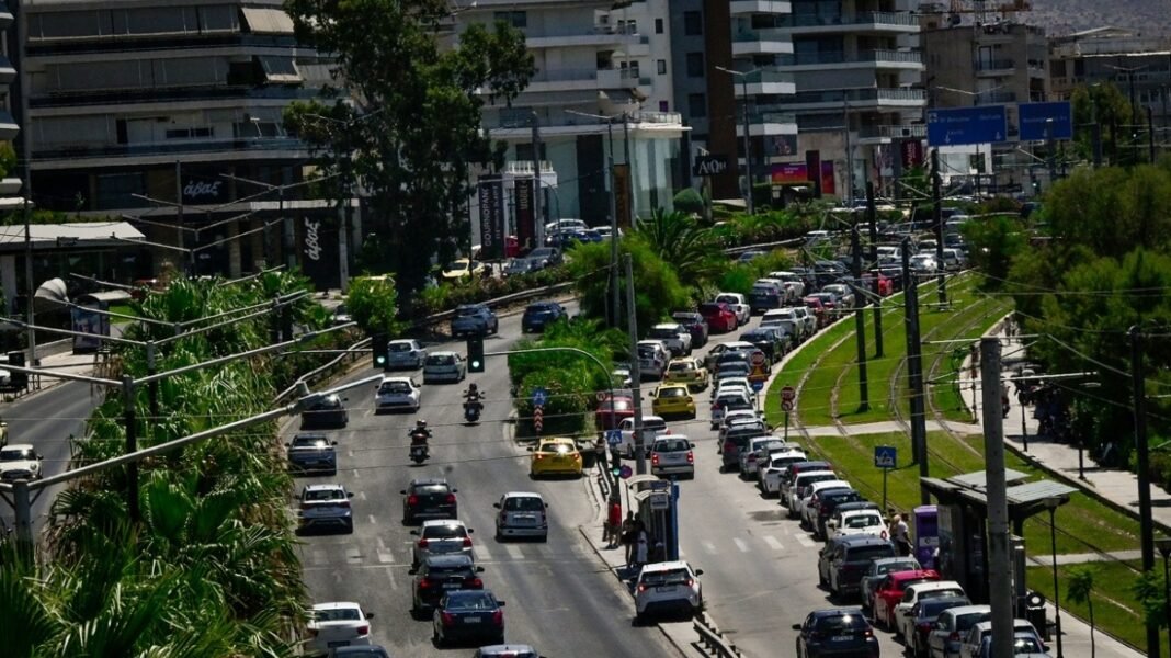 Τροχαίο στη Λεωφόρο Ποσειδώνος, καθυστερήσεις στο ρεύμα προς Πειραιά Τροχαίο-στη-Λεωφόρο-Ποσειδώνος,-καθυστερήσεις-στο-ρεύμα-προς-Πειραιά
