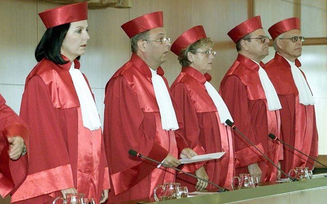 Καταδίκες για τα “τσικό” του νεοναζισμού στο Αμβούργο Καταδίκες-για-τα-“τσικό”-του-νεοναζισμού-στο-Αμβούργο