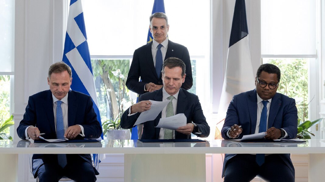 Έπεσαν οι υπογραφές για την ηλεκτρική διασύνδεση Ελλάδας – Κύπρου – Μητσοτάκης: Ισχυρή ψήφος εμπιστοσύνης στην Ελλάδα η είσοδος της γαλλικής Meridiam Έπεσαν οι υπογραφές για την ηλεκτρική διασύνδεση Ελλάδας – Κύπρου – Μητσοτάκης: Ισχυρή ψήφος εμπιστοσύνης στην Ελλάδα η είσοδος της γαλλικής Meridiam