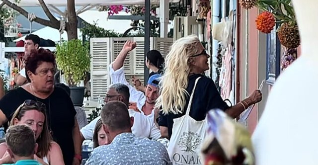 Η Ελένη Μενεγάκη απαθανατίστηκε για φαγητό στο Φισκάρδο με τον Μάκη Παντζόπουλο, δείτε βίντεο Η-Ελένη-Μενεγάκη-απαθανατίστηκε-για-φαγητό-στο-Φισκάρδο-με-τον-Μάκη-Παντζόπουλο,-δείτε-βίντεο