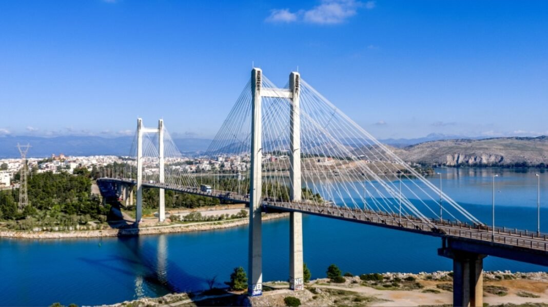 Στο νοσοκομείο 30χρονη μετά από πτώση από τη γέφυρα της Χαλκίδας Στο-νοσοκομείο-30χρονη-μετά-από-πτώση-από-τη-γέφυρα-της-Χαλκίδας