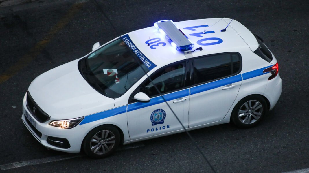 Συνελήφθη-24χρονος-για-ενδοοικογενειακή-βία-στα-Χανιά:-17χρονη-κατήγγειλε-ότι-την-κλείδωσε-σε-σπίτι