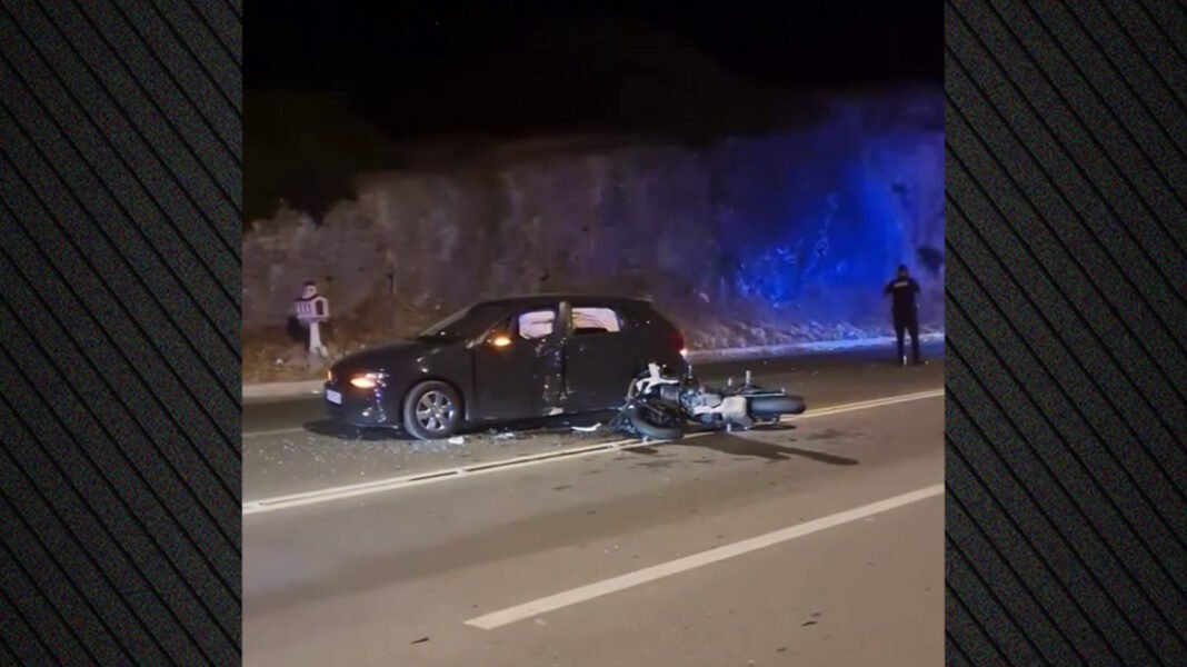 Σοβαρό-τροχαίο-από-αναστροφή-ΙΧ-στην-Αθηνών-Σουνίου:-Συγκρούστηκε-με-μηχανή-της-ΔΙΑΣ,-δύο-αστυνομικοί-τραυματίες,-βίντεο