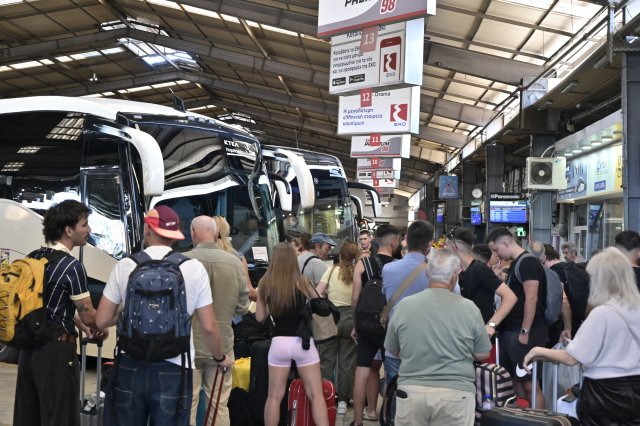 Κορυφώνεται η έξοδος του Αυγούστου: Γεμάτα πλοία και ΚΤΕΛ ενόψει Δεκαπενταύγουστου Κορυφώνεται-η-έξοδος-του-Αυγούστου:-Γεμάτα-πλοία-και-ΚΤΕΛ-ενόψει-Δεκαπενταύγουστου