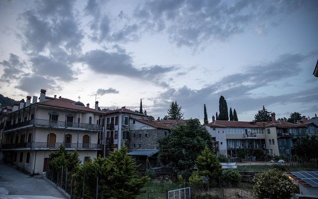 Άγιο-Όρος:-Θρησκευτικός-τουρισμός-σε-άνοδο,-έσοδα-σε-πτώση