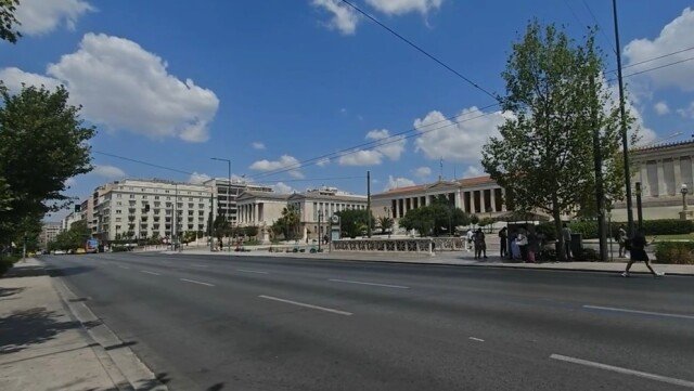 Έρημη πόλη η Αθήνα: Άδειοι δρόμοι σε Σύνταγμα, Κολωνάκι, Ομόνοια και Εξάρχεια, δείτε βίντεο Έρημη-πόλη-η-Αθήνα:-Άδειοι-δρόμοι-σε-Σύνταγμα,-Κολωνάκι,-Ομόνοια-και-Εξάρχεια,-δείτε-βίντεο